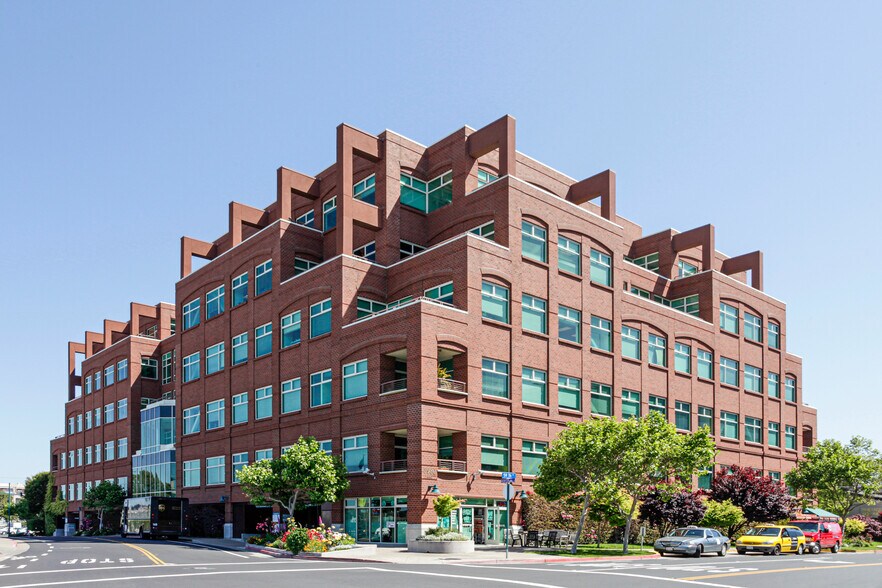 5885 Hollis St, Emeryville, CA à louer - Photo de l’immeuble – Image 3 sur 7