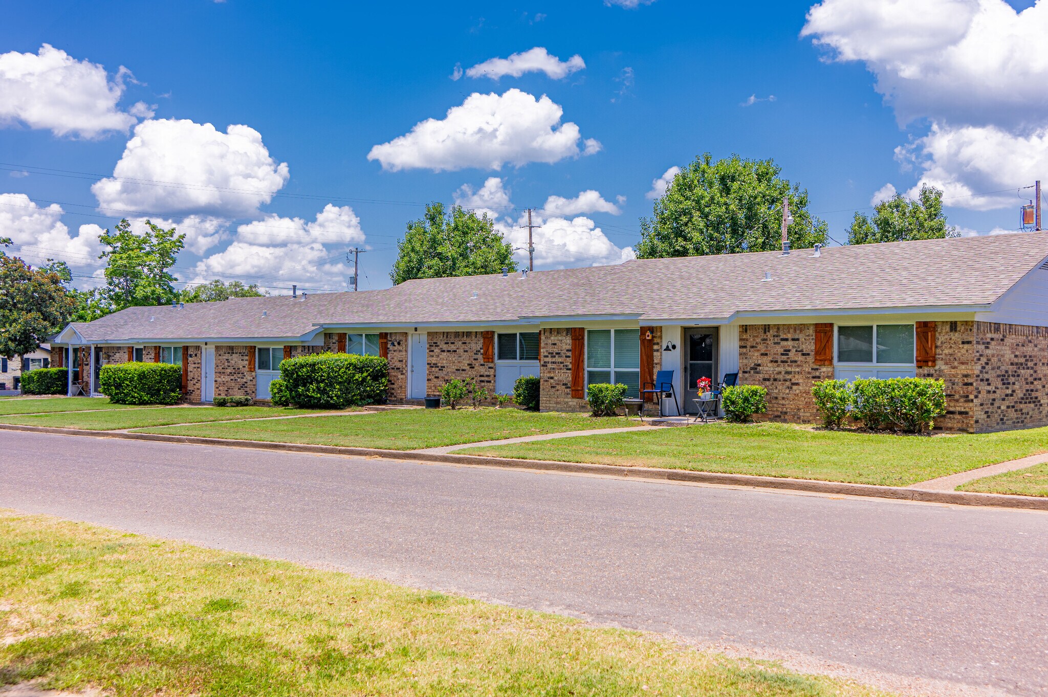 1702 N Newsome St, Mineola, TX à vendre Photo principale– Image 1 sur 23