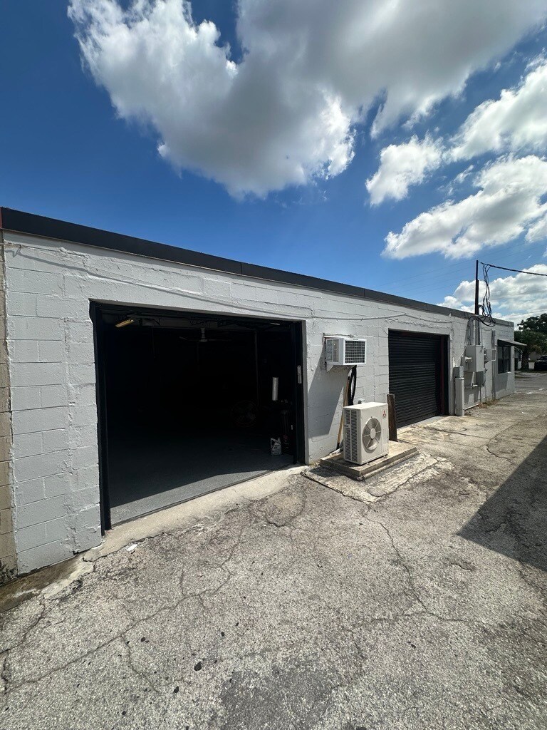 2402 Coolidge Ave, Orlando, FL à louer Photo de l’immeuble– Image 1 sur 10