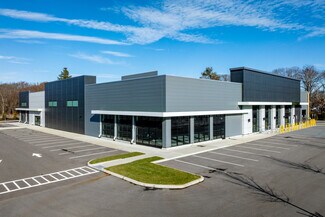 Plus de détails pour 3017 N Ocean Ave, Farmingville, NY - Local commercial à louer