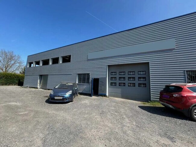 Plus de détails pour Local d’activités à vendre