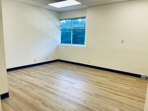 520 S Sepulveda Blvd, Los Angeles, CA à louer Photo intérieure– Image 2 sur 3