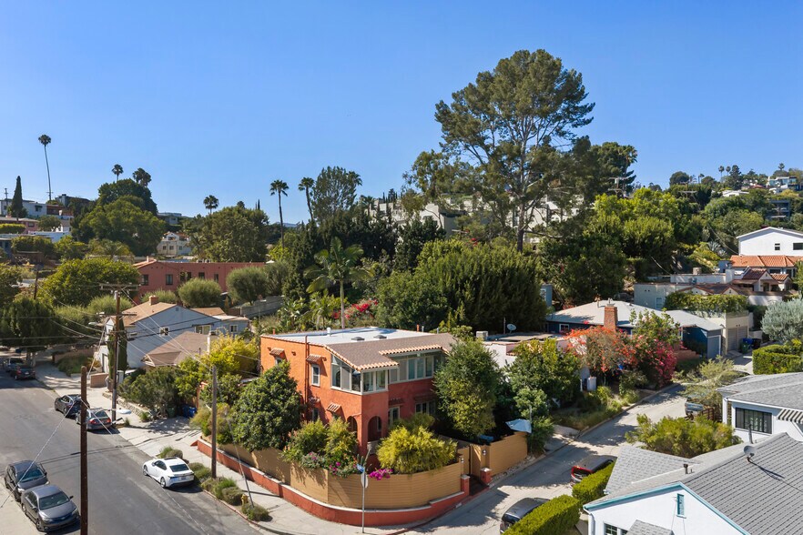 1501 Westerly Ter, Los Angeles, CA à vendre - Photo de l’immeuble – Image 3 sur 60