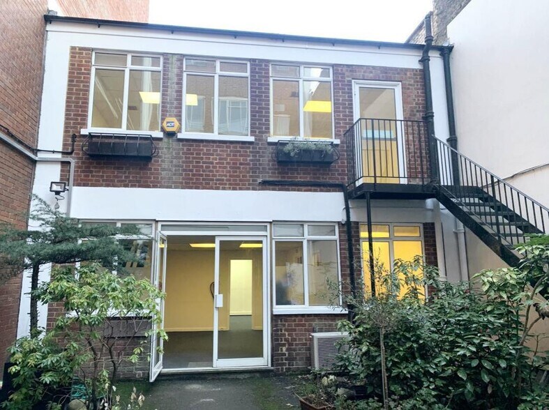 69-71 Newington Causeway, Londres à vendre - Photo de l’immeuble – Image 1 sur 2
