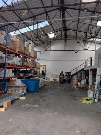 Local d’activités dans Perpignan à louer - Photo de l’immeuble – Image 2 sur 4