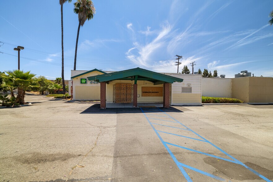 10478 Valley Blvd, El Monte, CA à louer - Photo de l’immeuble – Image 1 sur 14