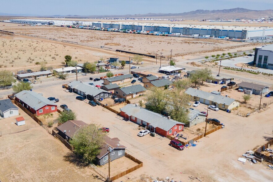 12023 Chamberlaine Way, Adelanto, CA à vendre - Photo de l’immeuble – Image 2 sur 16