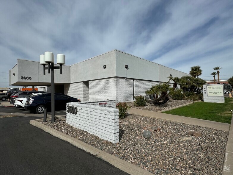 3600 N 3rd Ave, Phoenix, AZ à louer - Photo de l’immeuble – Image 2 sur 9