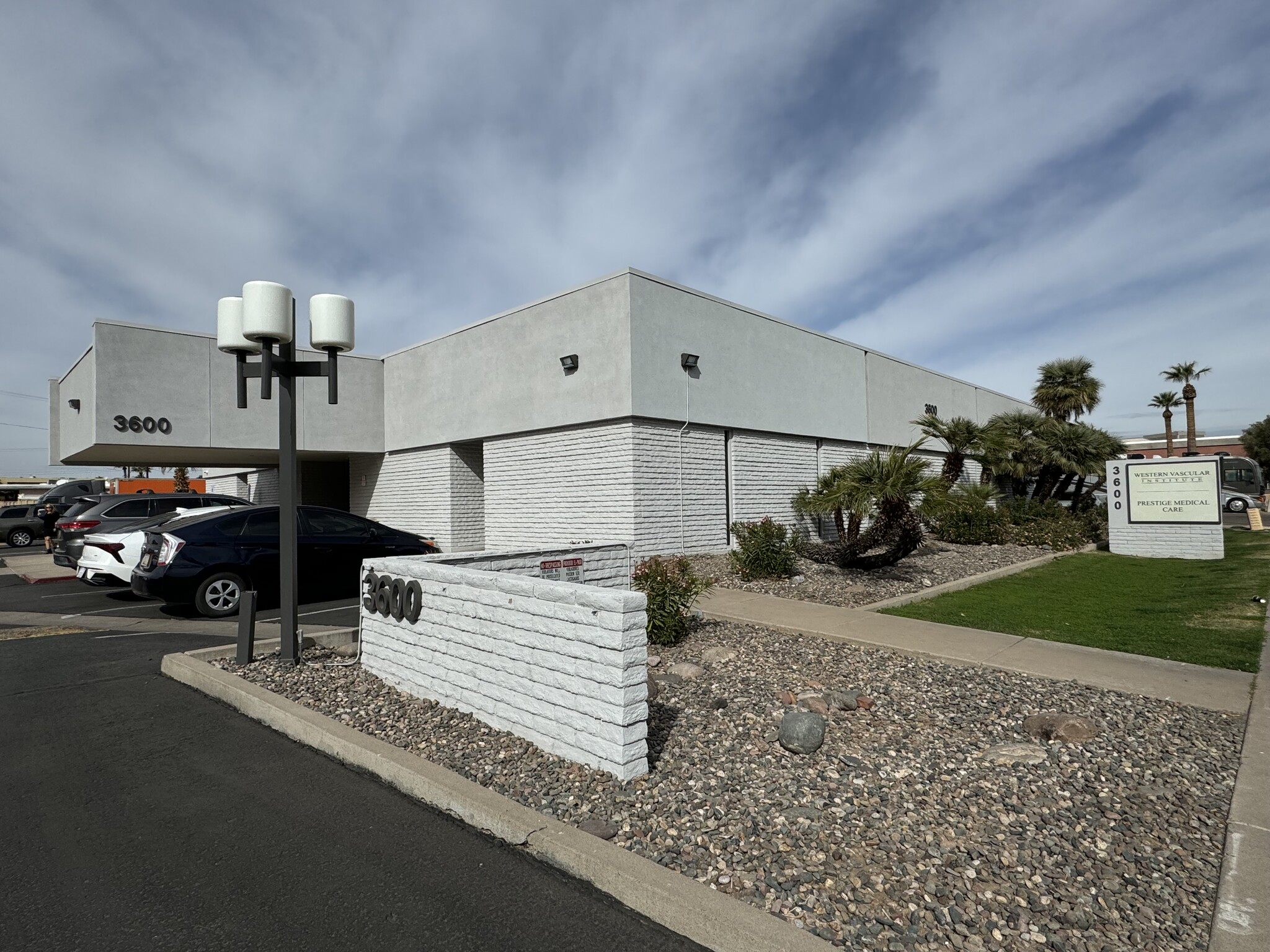 3600 N 3rd Ave, Phoenix, AZ à louer Photo de l’immeuble– Image 1 sur 8