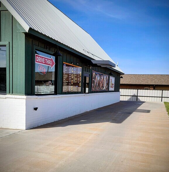 711 E St, Elgin, OK à louer - Photo de l’immeuble – Image 2 sur 8