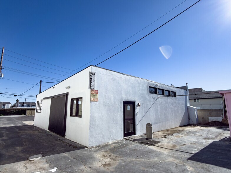 1984 Placentia Ave, Costa Mesa, CA à louer - Photo de l’immeuble – Image 2 sur 8