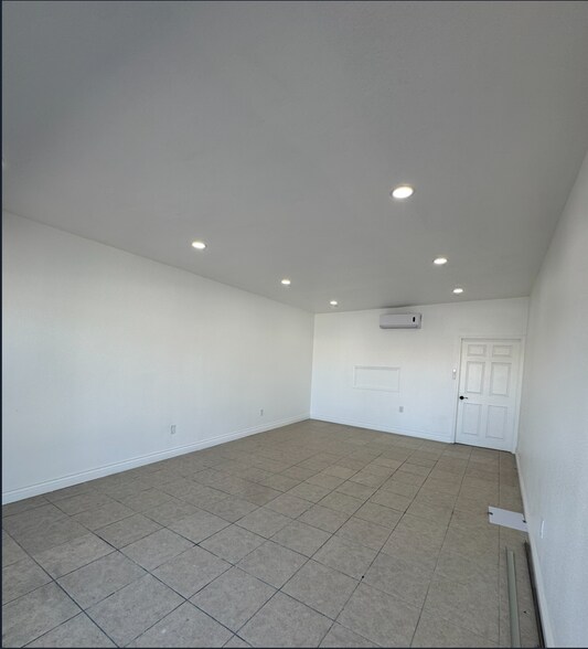 5570-5578 Mission Blvd, Jurupa Valley, CA à louer - Photo de l’immeuble – Image 3 sur 6