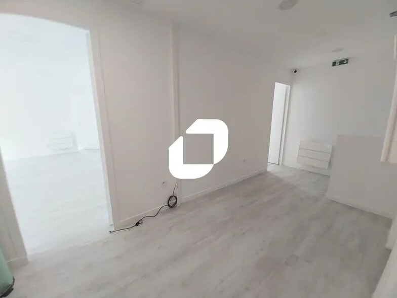 Bureau dans Élancourt à louer - Photo intérieure – Image 3 sur 9