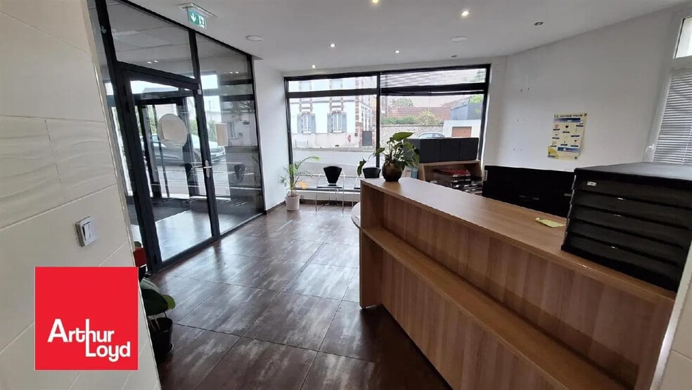 Local commercial dans Chartres à louer - Hall d’entrée – Image 3 sur 7