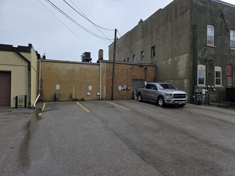 20 E Main St, Dodge Center, MN à vendre - Photo de l’immeuble – Image 3 sur 9