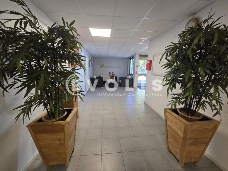 Bureau dans Gometz-la-Ville à louer - Photo de l’immeuble – Image 2 sur 9