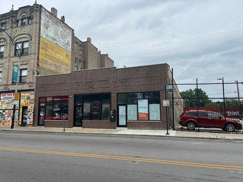 3138 W Cermak Rd, Chicago, IL à louer - Photo de l’immeuble – Image 1 sur 2