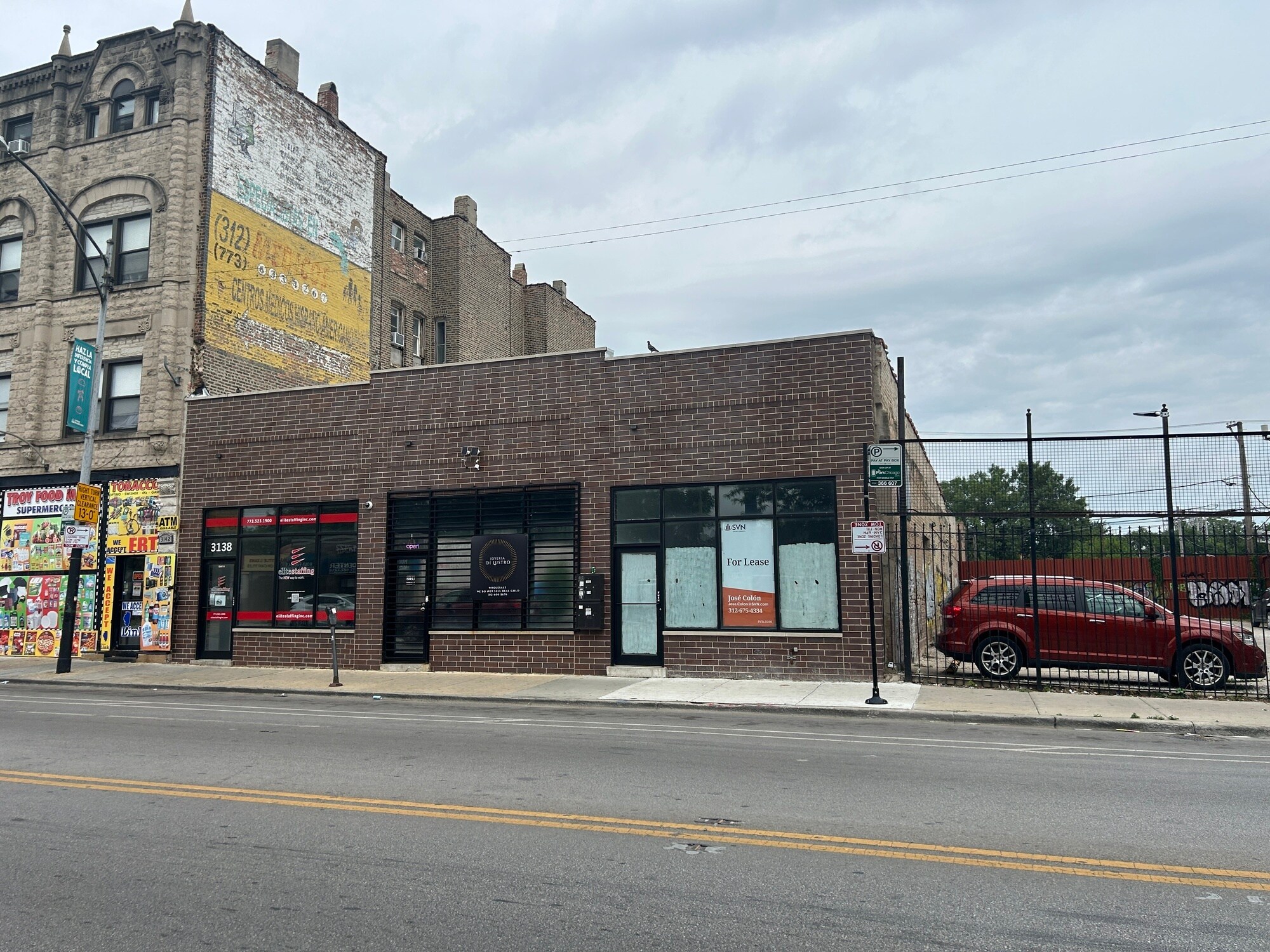 3138 W Cermak Rd, Chicago, IL à louer Photo de l’immeuble– Image 1 sur 3
