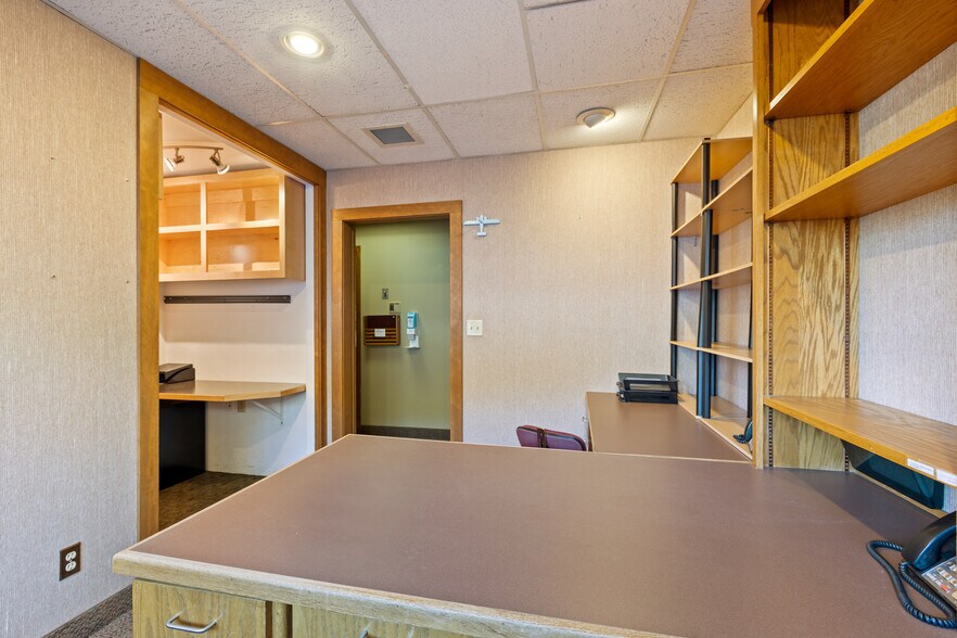 2435 NW Kline St, Roseburg, OR à louer - Photo de l’immeuble – Image 3 sur 17