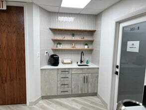 14502 N Dale Mabry Hwy, Tampa, FL à louer Photo de l’immeuble– Image 2 sur 5