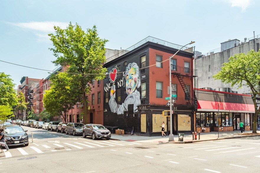 212 Eighth Ave, New York, NY à vendre - Photo de l’immeuble – Image 2 sur 35