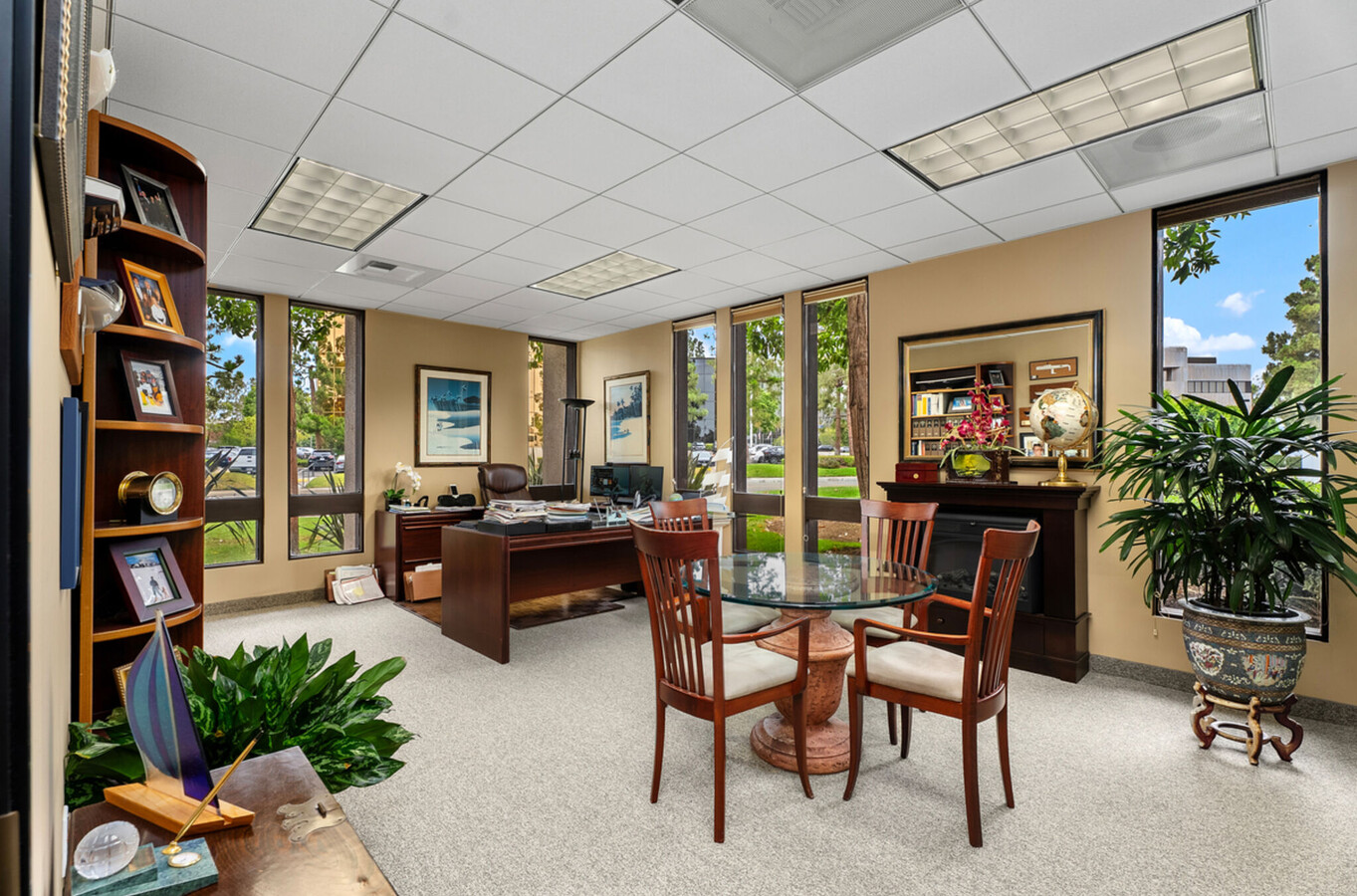 1101 Dove St, Newport Beach, CA 92660 - Lot 100 -  - Photo intérieure - Image 1 of 7