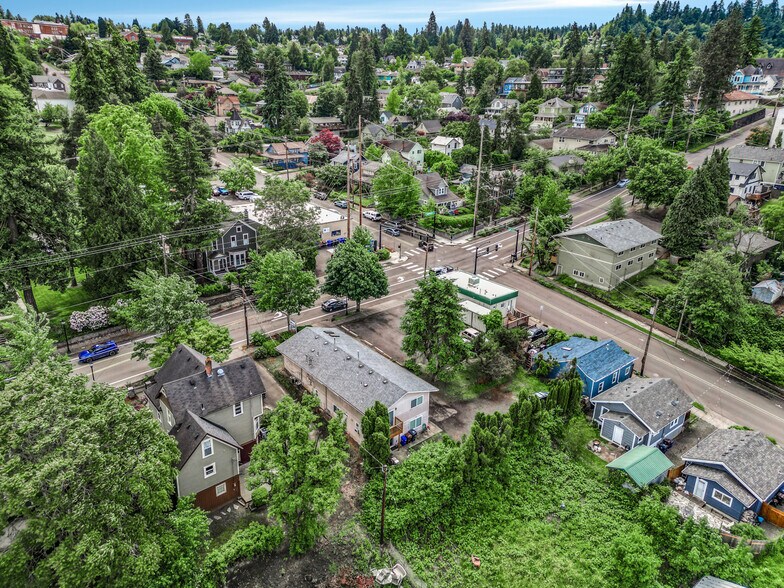 1205 Washington St, Oregon City, OR à vendre - Photo de l’immeuble – Image 2 sur 41