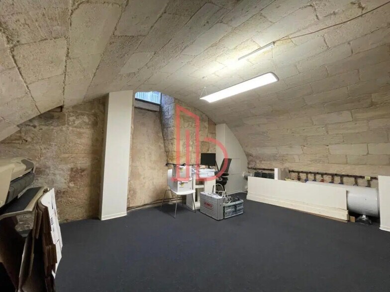 Bureau dans Bordeaux à louer - Photo de l’immeuble – Image 3 sur 8