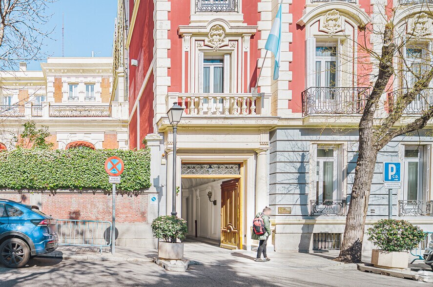 Bureau dans Madrid, Madrid à louer - Photo de l’immeuble – Image 3 sur 3