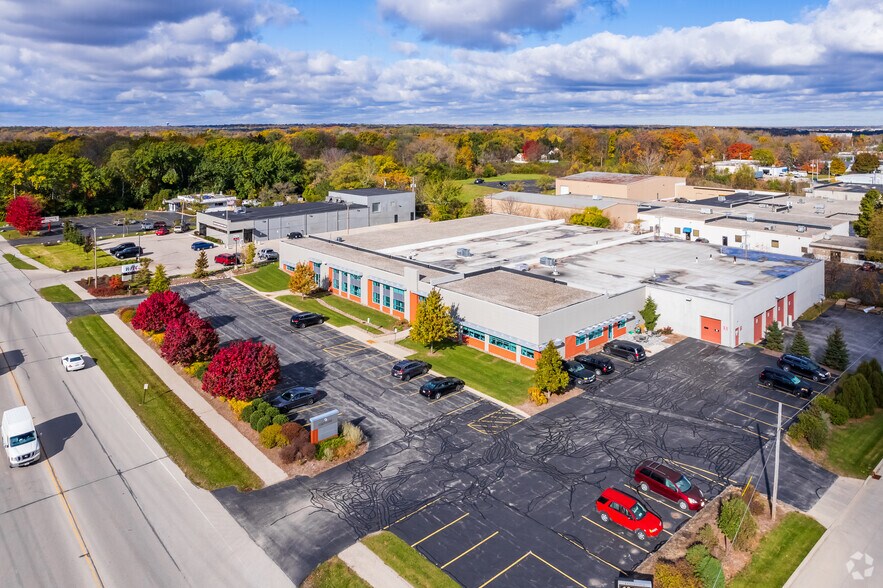 12600 W Burleigh Rd, Brookfield, WI à louer - Aérien – Image 3 sur 9