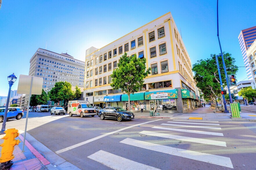 635-641 C St, San Diego, CA à vendre - Photo de l’immeuble – Image 2 sur 6