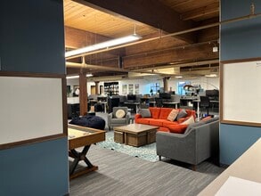 819 SE Morrison St, Portland, OR à louer Photo intérieure– Image 2 sur 3