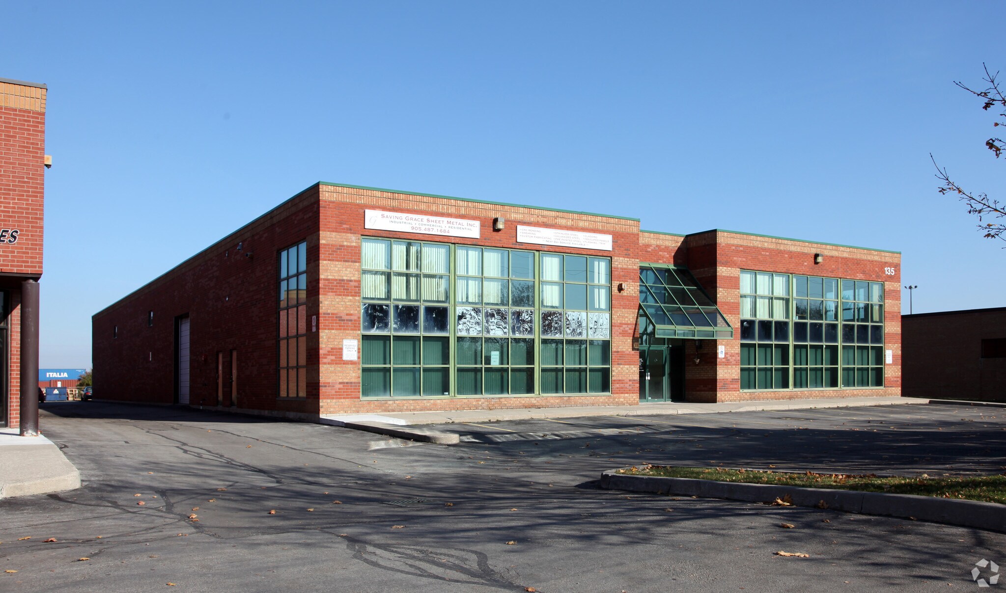 135 Devon Rd, Brampton, ON à vendre Photo principale– Image 1 sur 3
