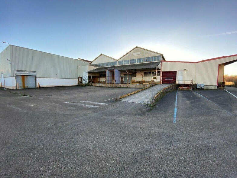 Industriel/Logistique dans Villiers-en-Lieu à vendre - Photo de l’immeuble – Image 2 sur 8