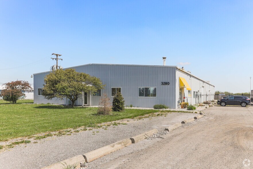 3240 W Grand River Ave, Howell, MI à vendre - Photo de l’immeuble – Image 3 sur 4
