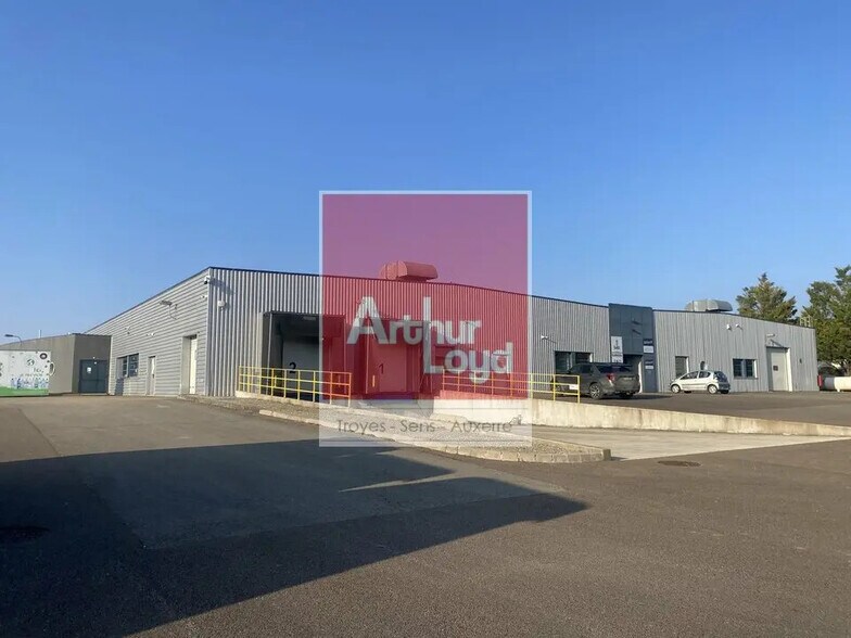 Industriel/Logistique dans Fontaine-les-Grès à louer - Photo de l’immeuble – Image 1 sur 7