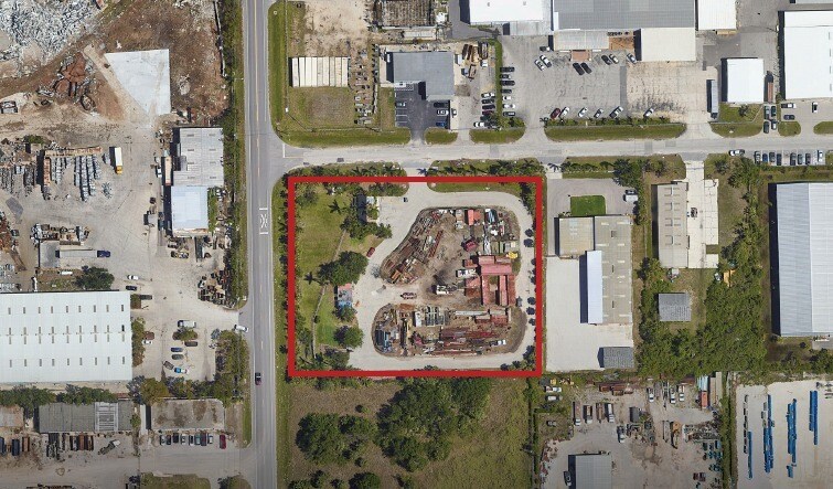 3401 Old Metro Pky, Fort Myers, FL à louer - Photo principale – Image 1 sur 3