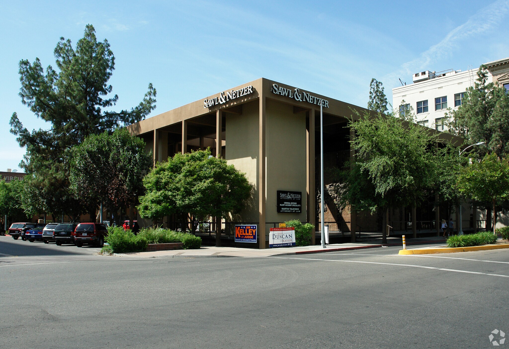 2150 Tulare St, Fresno, CA à louer Photo de l’immeuble– Image 1 sur 6
