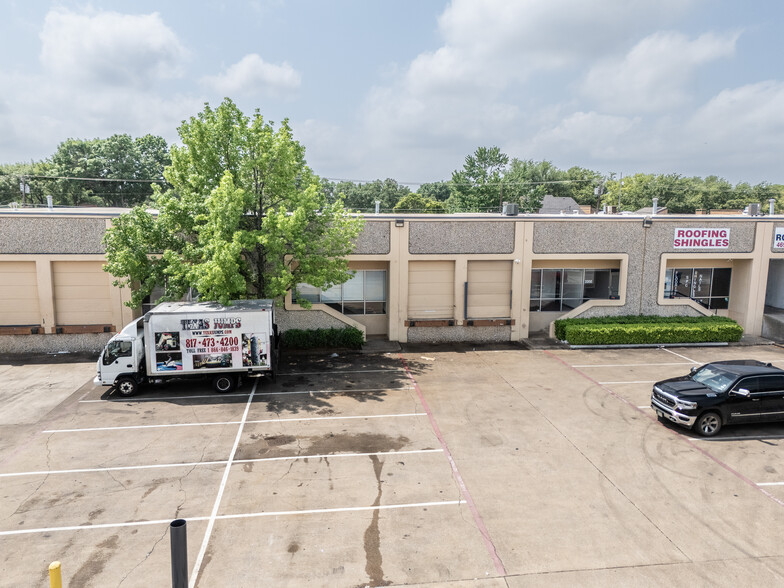 3109 Garden Brook Dr, Farmers Branch, TX à louer - Photo de l’immeuble – Image 3 sur 16