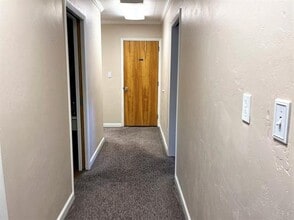 411 W 5th St, McCook, NE à louer Photo intérieure– Image 2 sur 23