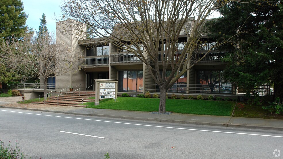 439-447 S San Antonio Rd, Los Altos, CA à louer - Photo de l’immeuble – Image 3 sur 4