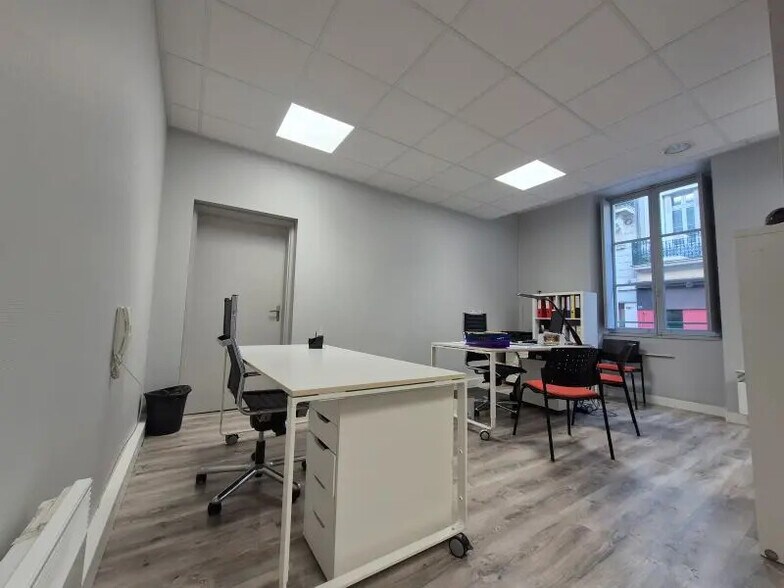 20 Rue De La Roë, Angers à louer - Photo de l’immeuble – Image 3 sur 7