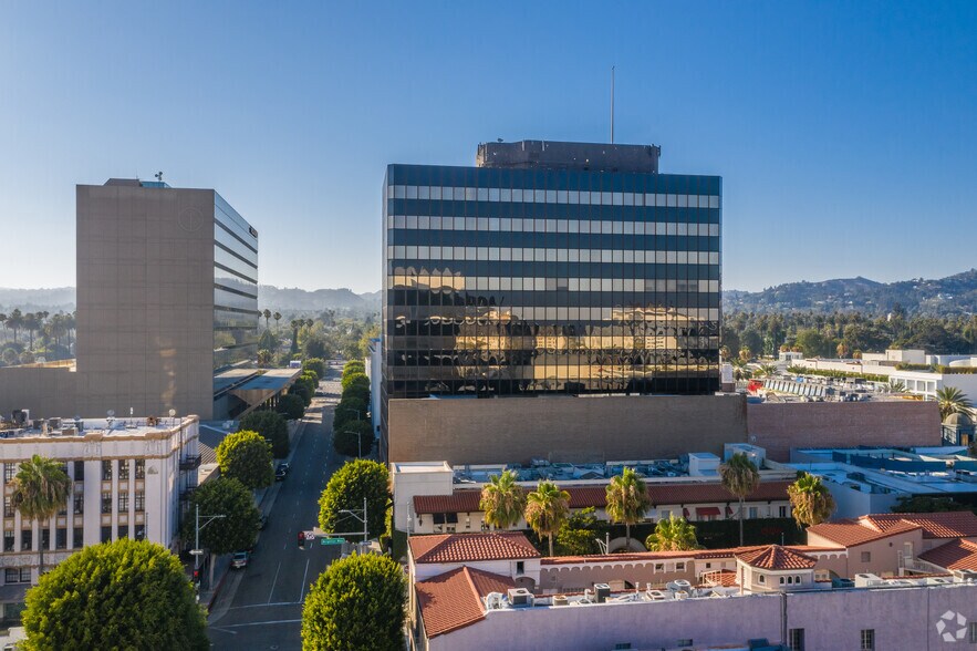 414 N Camden Dr, Beverly Hills, CA à louer - Photo de l’immeuble – Image 3 sur 6
