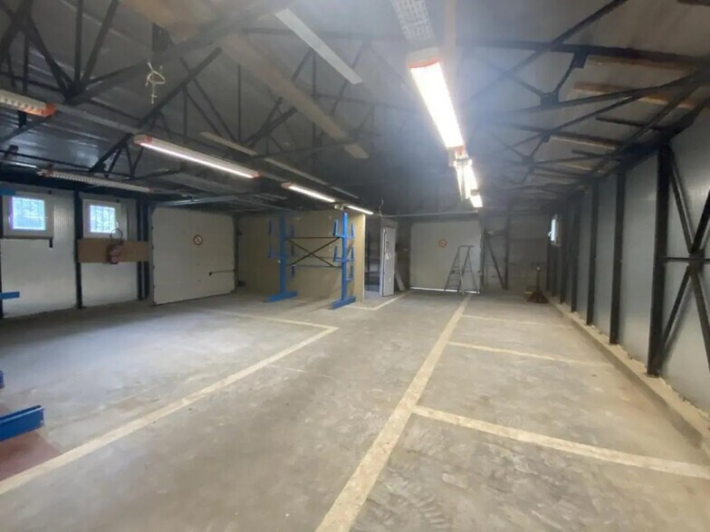 Local d'activités dans Val-de-Reuil à vendre - Photo intérieure – Image 3 sur 7