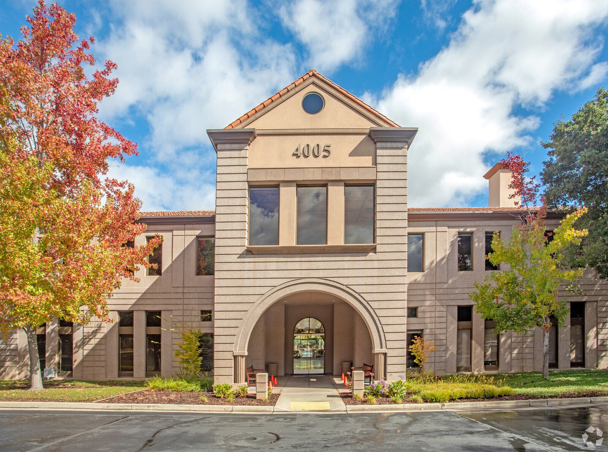 4005 Miranda Ave, Palo Alto, CA à louer Photo principale– Image 1 sur 5