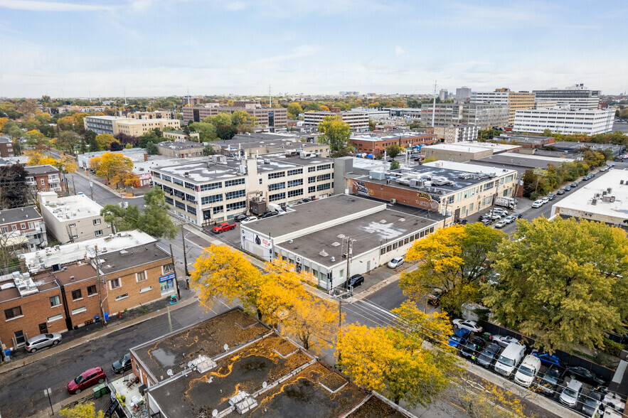 9895 Rue Saint-Urbain, Montréal, QC à vendre - Aérien – Image 2 sur 5