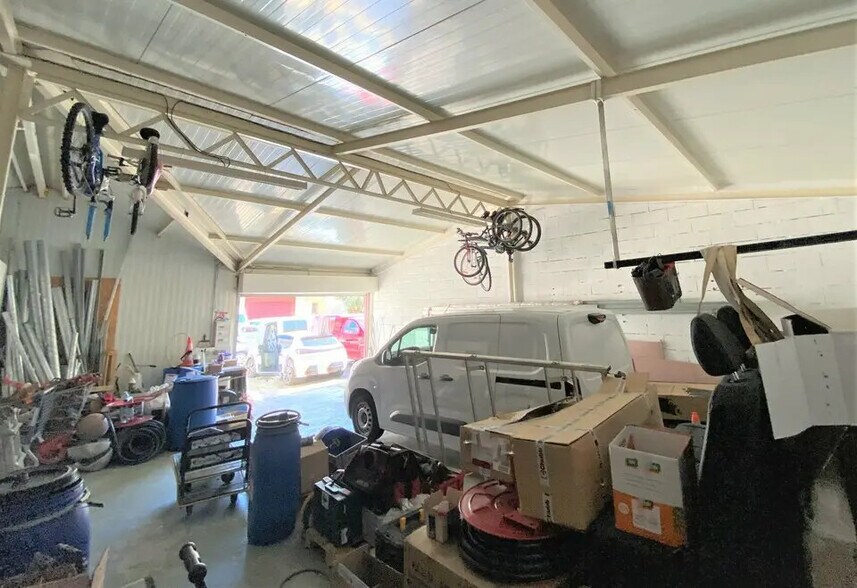 Industriel/Logistique dans Cagnes-sur-Mer à louer - Photo de l’immeuble – Image 2 sur 3