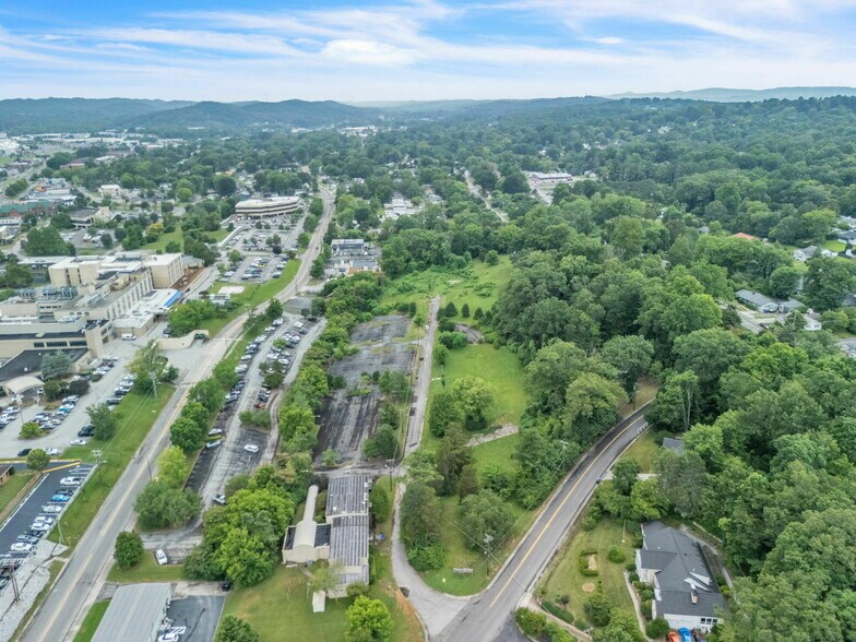 203 Michigan Ave, Oak Ridge, TN à vendre - Photo de l’immeuble – Image 2 sur 23