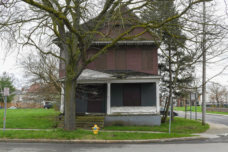 609 Rainbow Blvd, Niagara Falls, NY à vendre - Photo de l’immeuble – Image 1 sur 5