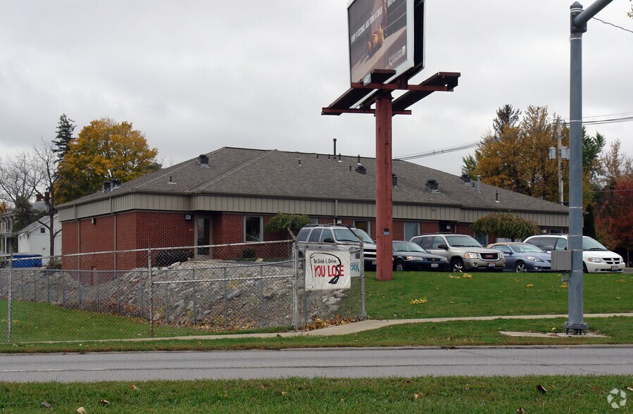 136 N Ridge St, Monroeville, OH à louer - Photo de l’immeuble – Image 2 sur 12